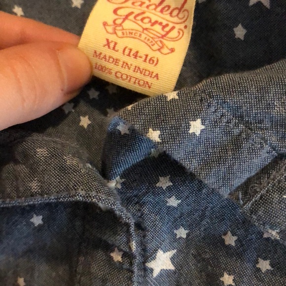 Sleeveless top 🌟5 for $20🌟 - Picture 2 of 2